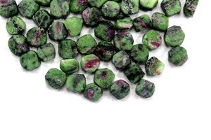 Lot de 25 pierres précieuses en vrac rubis naturel Zoisite 10-12 MM cristaux de terre extraits merveilleuses pierres brutes de guérison - Product Image 2