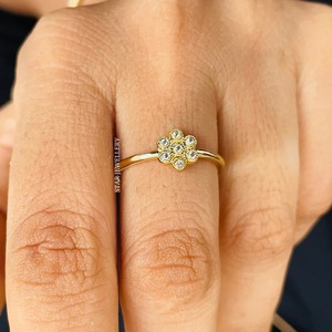 Anillo de Oro Sólido de 14K con Diamantes Naturales y Piedras Multicolores, Diseño de Flor con Engaste de Bisel, para Mujer - Product Image 4