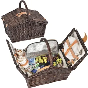 Panier de pique-nique en osier personnalisé LORENZA avec accessoires sur mesure - Product Image 1