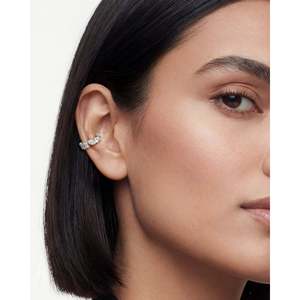 ต่างหูเพชรทรงวงกลมแบบกอดหู - Product Image 1