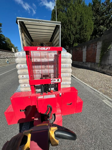 Pellets de madera de primera calidad de 6mm-8mm, clase EN Plus A1 A2, pellets de madera europeos en bolsas de 15kg, precios económicos. - Product Image 5