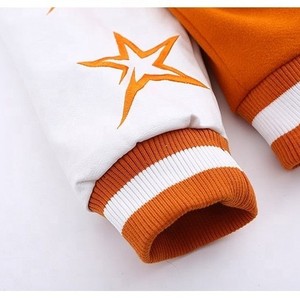 แจ็กเก็ตเลตเตอร์แมนตัวแทนมหาวิทยาลัยของผู้ชายปรับแต่งได้พร้อมปกตั้งดีไซน์สไตล์สตรีทปักลายสไตล์มหาวิทยาลัย - Product Image 2