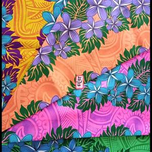 Six nouveaux motifs tropicaux colorés et magnifiques sur tissu polyester tissé, largeur 36 pouces, prêts pour une expédition immédiate - Product Image 1