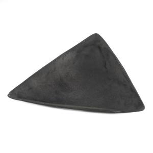 Plateau de présentation de bijoux en béton triangulaire noir mat style nordique, plat décoratif minimaliste en ciment pour clés, petite assiette géométrique pour bibelots - Product Image 1