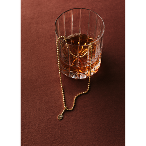 Colgante de diamante con forma de raqueta de tenis, un accesorio lujoso para personas preocupadas por la moda. - Product Image 5