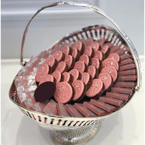Bol à chocolat rond en métal martelé de la meilleure qualité Bol de serveur de bonbons de table d'hôtel au design attrayant pour les mariages et les événements - Product Image 2