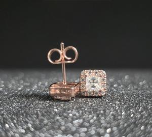 Pendientes Elegantes de Oro Rosa con Diamantes, Estilo Atemporal, Joyería Lujosa y Brillante para Mujer, Regalo de Moda Fina de la India - Product Image 3