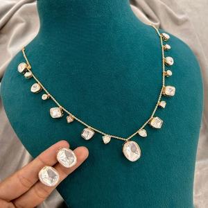 Superbe collier à chaîne de créateur de meilleure qualité avec boucles d'oreilles pour la collection de vêtements de mariage pour femmes et filles - Product Image 1