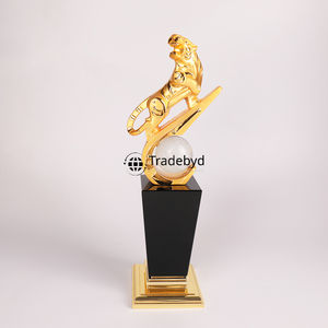 Tradebyd Escultura de fundición de metal única Escultura artesanal hecha a mano para decoración de interiores - Product Image 4