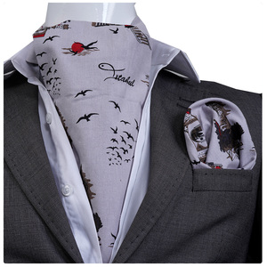 Exclusivo Juego de Pañuelos Ascot de Seda 100% Estilo Británico en Gris con Estampado de la Ciudad de Estambul, Accesorio Elegante para Trajes de Negocios - Product Image 1
