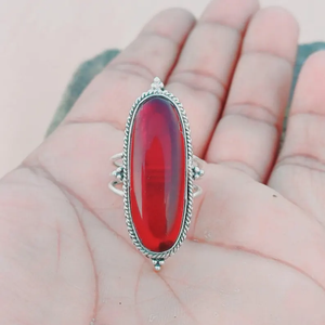 Anillo de ajuste de bisel ovalado granate rojo de Plata de Ley 925 más vendido para mujer, joyería fina hecha a mano al por mayor - Product Image 1