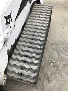 รถตักดินบ็อบแคท T700 ปี 2015 สภาพดีเยี่ยม ใช้งานได้สูง พร้อมขาย จัดส่งทั่วโลก - Product Image 3