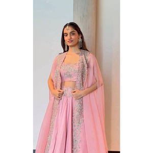 Diseñador rosa claro nupcial Lehenga Choli | Boda, festivo, desgaste del partido | Venta al por mayor y OEM disponible - Product Image 1