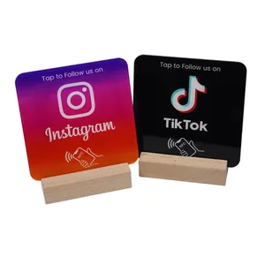 Tag RFID Riutilizzabile 25x35mm in Epossidica/Acrilico, Carta PVC con Chip NTAG215, Mini NFC con Codice QR 13.56MHz Impermeabile WeiTai per Controllo Accessi - Product Image 2