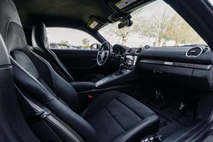 2024 718 Cayman GT4 RS, Motor de 4.0 Litros y 6 Cilindros en Línea, Paquete Weissach, Ruedas de Magnesio Forjado - Product Image 5