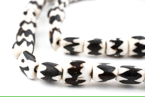 Perles rondes africaines tribales faites à la main 8mm commerce équitable Batik os noir et blanc Chevron verre et cristal perles en vrac fabrication de bijoux - Product Image 2