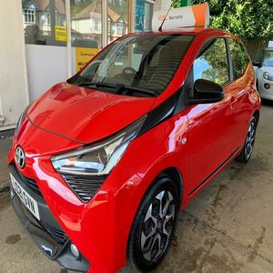 TOYOTA AYGO 1.0 VVT-I X-TREND 2021 d'occasion, conduite à gauche/droite - Product Image 1