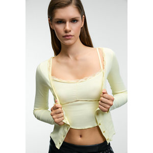 Conjunto de Dos Piezas GRIMELANGE ELVURA para Mujer: Blusa con Cuello de Tela Elástica y Detalle de Encaje con Botones y Camiseta sin Mangas - Product Image 6