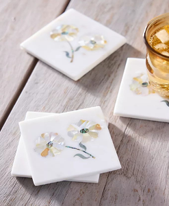 Posavasos hexagonales únicos de mármol blanco con hermosas incrustaciones de latón de símbolos de juego de cartas, disponibles a precios al por mayor. - Product Image 3