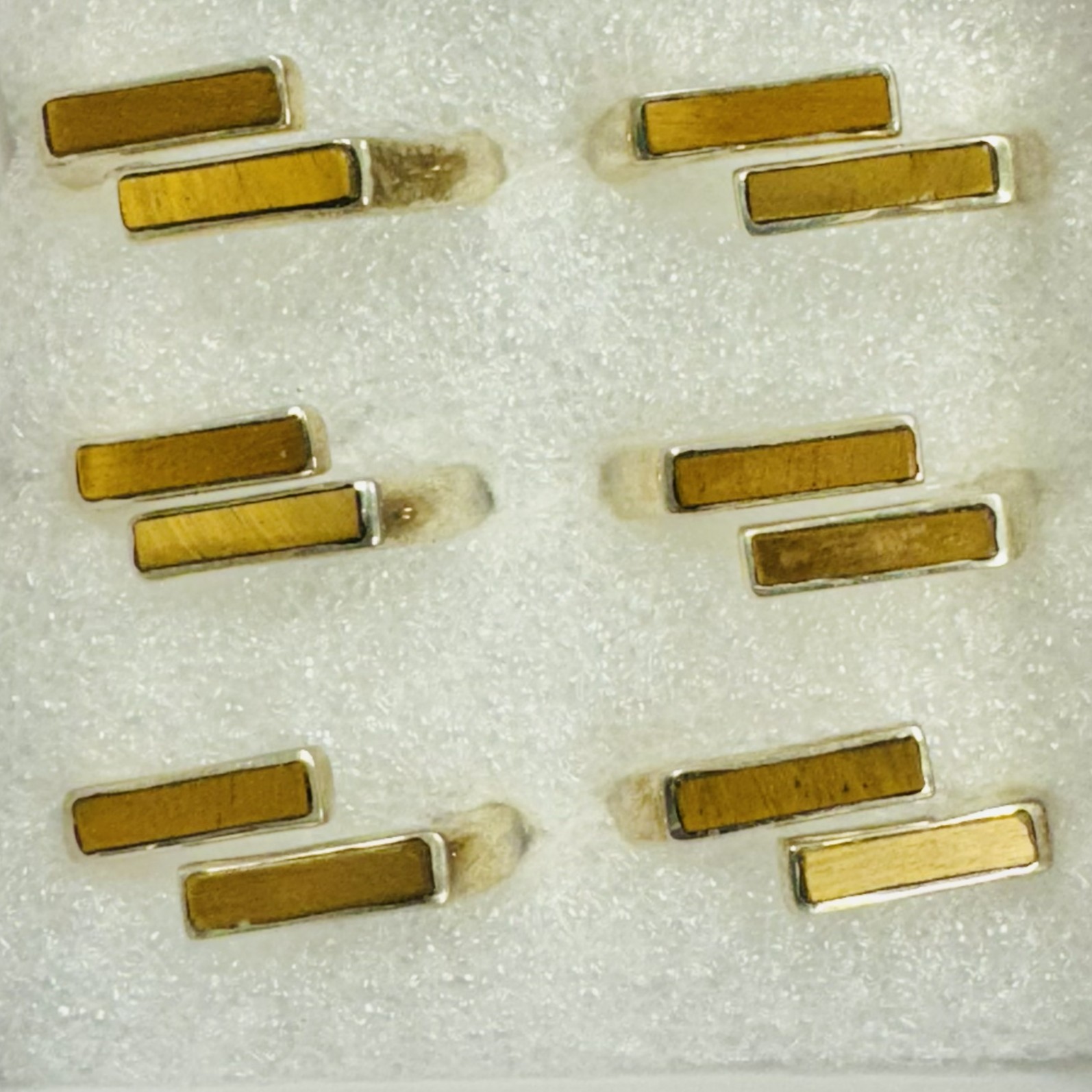 สีเหลือง