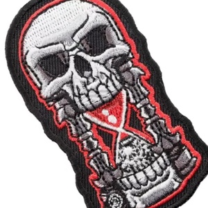 Parches de calavera rojos y negros Tela de sarga negra Parche de borde Merrow bordado para coser Trabajo para ropa y sombreros Parches - Product Image 5