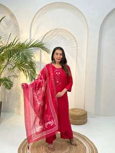 Ensemble tendance de costume en tissu romain avec pantalon palazzo pour le bureau, les fêtes, les réceptions de mariage, les festivals et les fonctions traditionnelles - Product Image 2