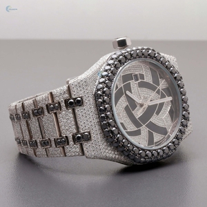 Montre Hip Hop glacée Montre au design unique Montre élégante en diamant CVD noir et blanc - Product Image 3