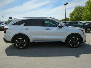 Clean 2025 Ki_a Sorento Hybrid SX Prestige AWD utilisé avec les sièges en cuir Système de navigation avec toit ouvrant à démarrage à distance Sièges de troisième rangée - Product Image 2