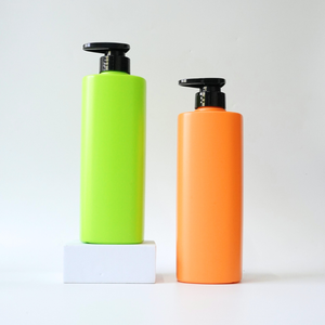 Botella de Envase Cosmético Cilíndrica de HDPE de 750 ml Fabricada en Vietnam para Champú/Acondicionador/Gel de Ducha con Bomba de Espuma, Tapa Abatible y Serigrafía - Product Image 4