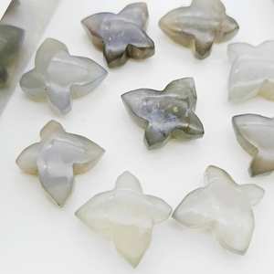 Perles de pierres précieuses lisses en forme de papillon en pierre de lune grise sculptées à la main 14 MM - Product Image 1