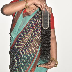 Extensiones de Cabello Humano de Templo Indio de la Mejor Calidad, Cierre HD, Ondulado, Textura Suave y Sedosa, Largo y Grueso, Disponible para la Venta por Exportación - Product Image 1