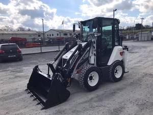 Retroexcavadora con Dirección Deslizante Hidromek 62SS de 65 HP |   Equipos de Construcción, Jardinería y Agricultura - Product Image 4