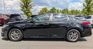 SUV Optima LX 2024 Usado, Volante a la Izquierda, Automático, Gasolina, Asientos de Cuero, Techo Panorámico, Cámara Trasera 360, Auto Usado en Excelentes Condiciones - Product Image 2