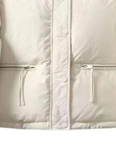 Blouson matelassé blanc personnalisé pour femme, veste courte matelassée d'hiver, col montant, rembourrage en polyester chaud, vêtements d'extérieur tendance, OEM personnalisé - Product Image 5