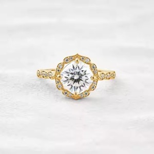 Bague de mariage de haute qualité 1.50 CT coussin et cluster Halo coupe carrée Original Moissanite bague en diamant cadeau pour les femmes - Product Image 1