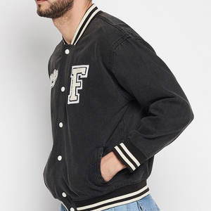Chaqueta Universitaria de Béisbol Vintage de Invierno para Hombre, de Alta Calidad, Fabricada a Medida por OEM, con Cuello Alto y Logotipo Frontal - Product Image 3