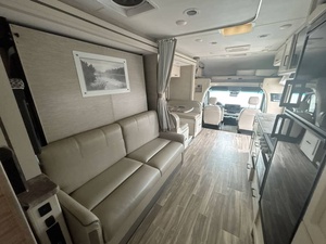Vendedor Verificado de T-h-o-r F-o-u-r W-i-n-d-s 24LT Usado del 2023, Listo para Viajar - Product Image 4