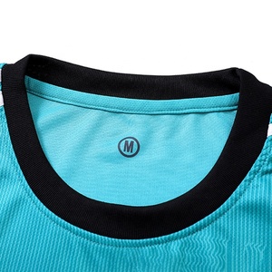 Uniforme de fútbol totalmente personalizable de poliéster 100% de alta calidad, ropa deportiva de fútbol ligera, conjunto completo de Jersey - Product Image 3