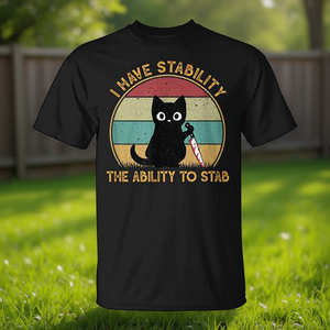 T-Shirt con Memes di Gatti Neri, Maglietta Promozionale con Gatti che Lanciano Dardi - Product Image 3