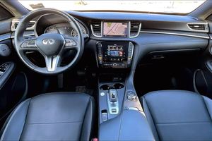 EXCELENTE SUV Crossover Deportivo Q-X50 2024 Usado con Tracción Total - Product Image 2