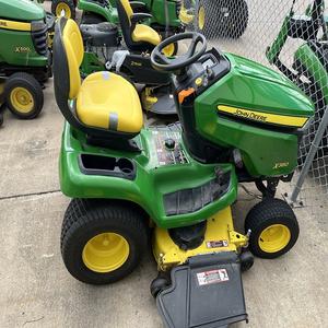 Tractor de Jardín John Deere X380 de 24 HP con Tracción en las 4 Ruedas, Transmisión de Engranajes y Componentes Centrales de Rodamientos, Máquina Cortadora de Césped - Product Image 6