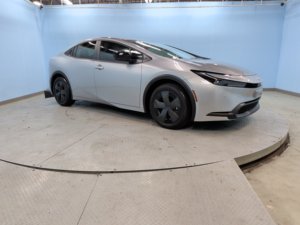 Toyota Prius LE Gasolina/Eléctrico V4 2.0L FWD 2026 Usado en Buen Estado - Product Image 3