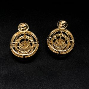 Boucles d'oreilles en diamant Spirale Galaxie |   Boucles d'oreilles clous en or jaune 14 carats avec halo de diamants, diamants naturels authentiques, bijoux de luxe, cadeau - Product Image 3