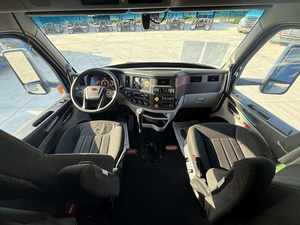 รถบรรทุกหัวลากมือสองยอดนิยม ปี 2023 รุ่น 579 Sleeper - หลังคาสูง Paccar 500 แรงม้า เกียร์ธรรมดา 13 สปีด พร้อมส่ง - Product Image 2