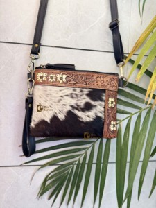 กระเป๋าถือมีซิปน้ำหนักเบาสำหรับทุกเพศ, กระเป๋าถือหนังวัวมีลายสไตล์ตะวันตกสลักด้วยมือ - Product Image 2