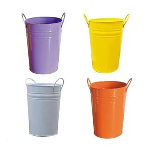 Jardinière de fleurs multifonctionnelle en seau en métal de qualité supérieure avec poignées couleur émail pour la décoration de la maison et du jardin - Product Image 1