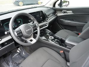 Incroyable Kia Sportage hybride LX AWD 2023 noir avec roues en alliage Sièges en cuir Système de navigation Démarrage à distance Toit ouvrant - Product Image 5