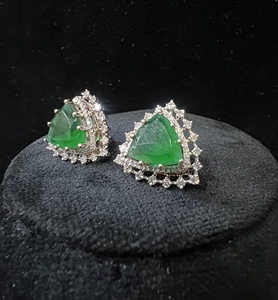 Boucles d'oreilles en or jaune massif 18 carats avec diamant naturel de luxe taillé en brillant certifié par des tiers - Product Image 2