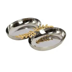 Plateau de service en acier inoxydable avec trois bols et accent de feuille dorée, ensemble de collations pour fruits secs, condiments et décoration d'intérieur - Product Image 2