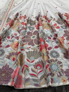 Designer indien Readymade Lehenga Choli Dupatta Sequnce de broderie en soie avec fil Wedding & Party Bollywood Outfit - Product Image 3